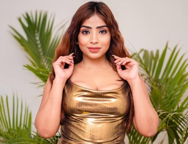Aayushi Jaiswal Biography & Net Worth, Age, Career, Lifestyle