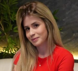 Aline Novak Biography & Net Worth, Age, Career, Lifestyle