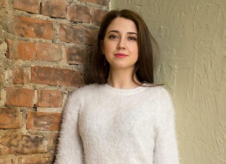 Alita Angel Biography & Net Worth, Age, Career, Lifestyle