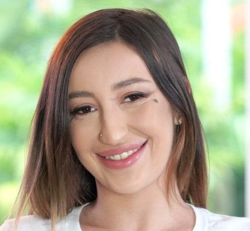 Anna Chambers Biography & Net Worth, Age, Career, Lifestyle