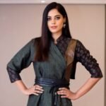 Bindu Madhavi Biography & Net Worth, Age, Career, Lifestyle