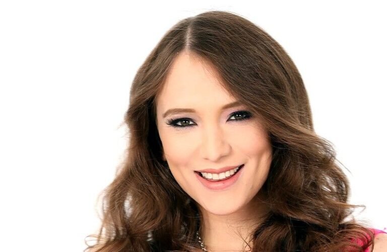 Izzy Lush Biography & Net Worth, Age, Career, Lifestyle