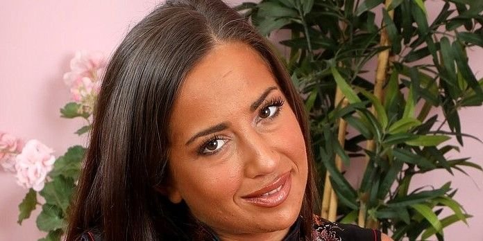 Lara Lee Biography & Net Worth, Age, Career, Lifestyle