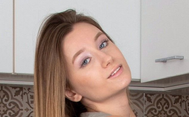 Lily Blossom Biography & Net Worth, Age, Career, Lifestyle