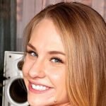Mallory Starr Biography & Net Worth, Age, Career, Lifestyle