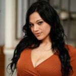 Mona Azar Biography & Net Worth, Age, Career, Lifestyle