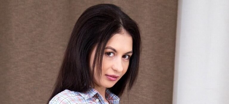 Roxy Sky Biography & Net Worth, Age, Career, Lifestyle