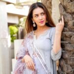 Smriti Khanna Biography & Net Worth, Age, Career, Lifestyle