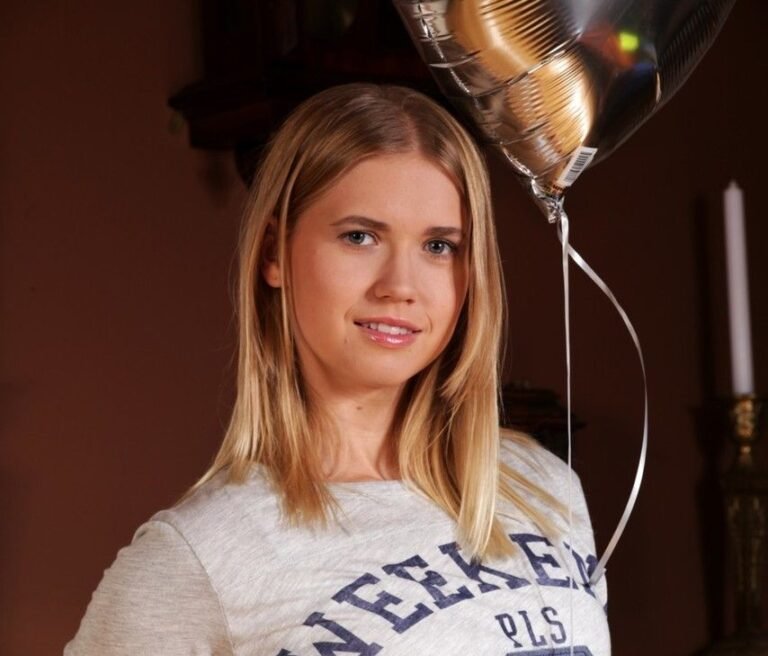 Violette Pure Biography & Net Worth, Age, Career, Lifestyle